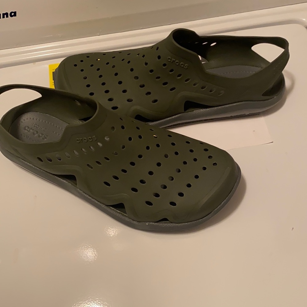 Crocs men’s size 10 brand new